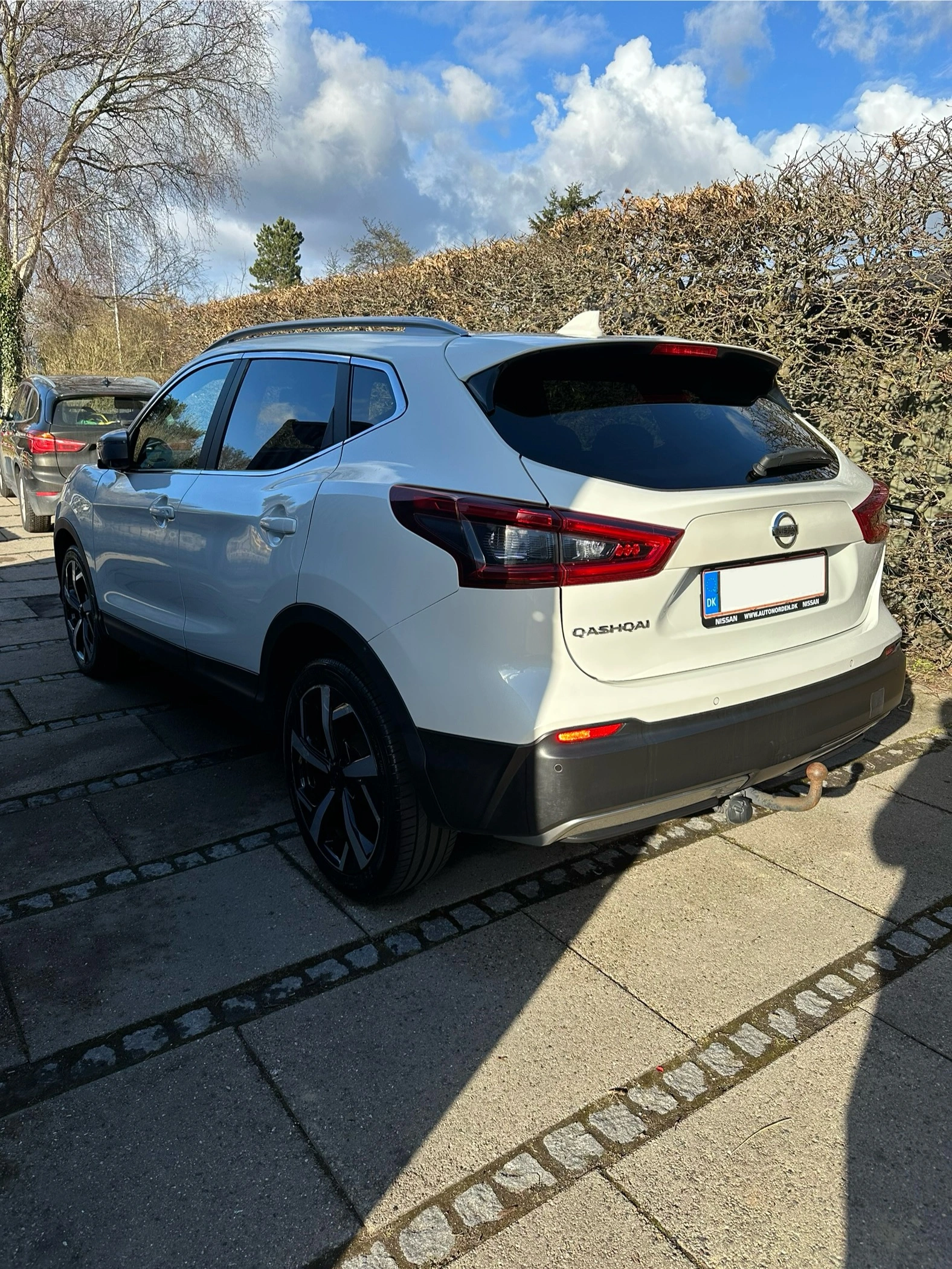 Se hvordan denne nissan så ud udvendigt efter komplet klargøring af bil. Sjælland, Herlev.